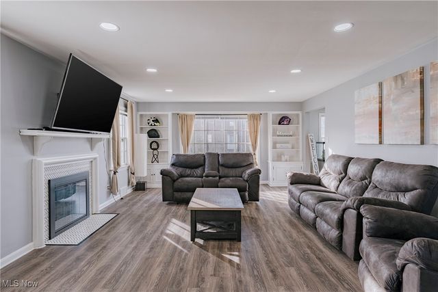 2099 Campus Road, South Euclid, OH 44121