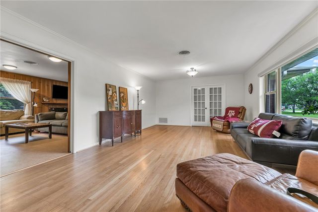 1016 Francis Drive, College Station, TX 77840