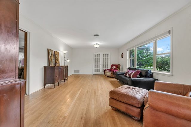 1016 Francis Drive, College Station, TX 77840