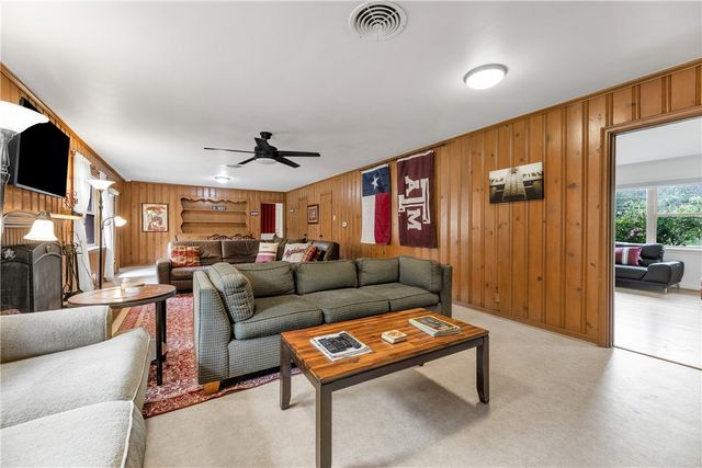 1016 Francis Drive, College Station, TX 77840