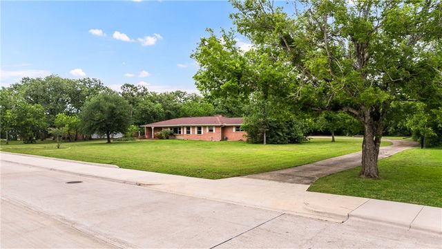 1016 Francis Drive, College Station, TX 77840