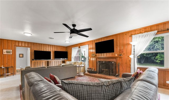 1016 Francis Drive, College Station, TX 77840