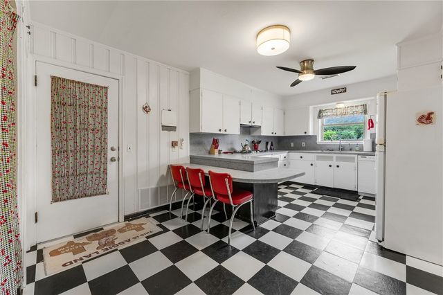 1016 Francis Drive, College Station, TX 77840