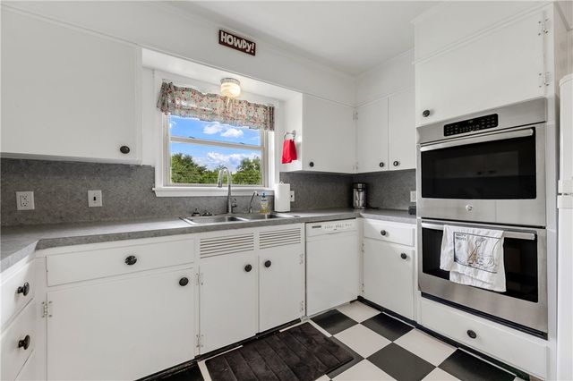 1016 Francis Drive, College Station, TX 77840