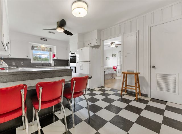 1016 Francis Drive, College Station, TX 77840