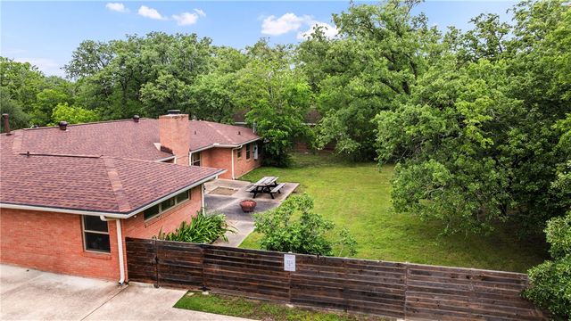 1016 Francis Drive, College Station, TX 77840