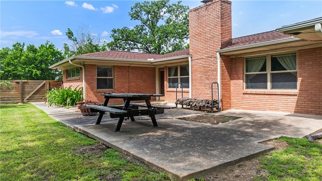 1016 Francis Drive, College Station, TX 77840