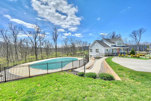 2501 Crosshill Drive, Crescent Springs, KY 41017