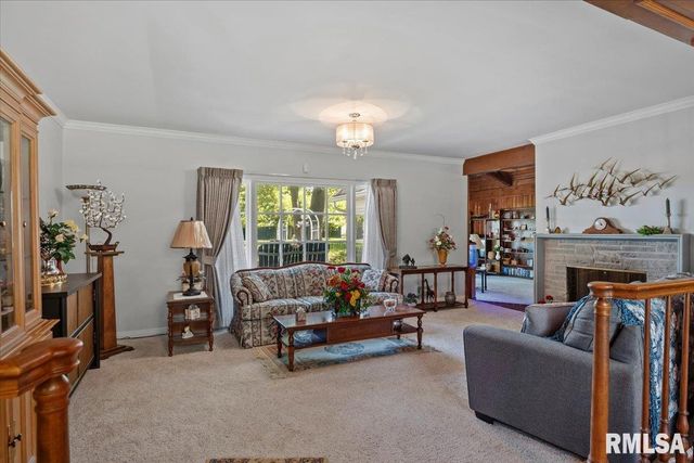 50 W Hazel Dell Lane, Springfield, IL 62703
