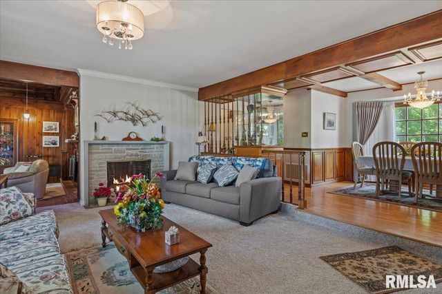 50 W Hazel Dell Lane, Springfield, IL 62703
