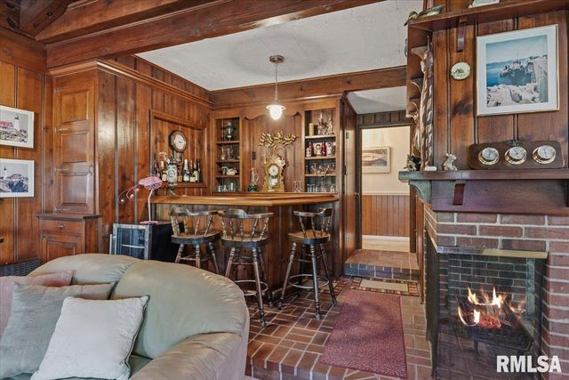 50 W Hazel Dell Lane, Springfield, IL 62703