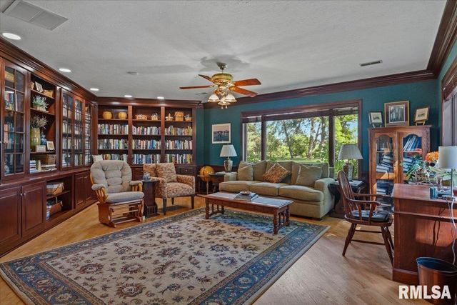 50 W Hazel Dell Lane, Springfield, IL 62703