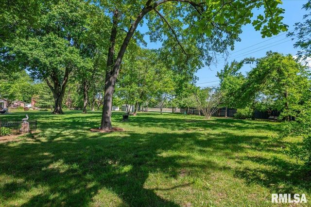 50 W Hazel Dell Lane, Springfield, IL 62703