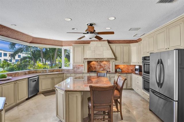 2875 NE 25th Court, Fort Lauderdale, FL 33305