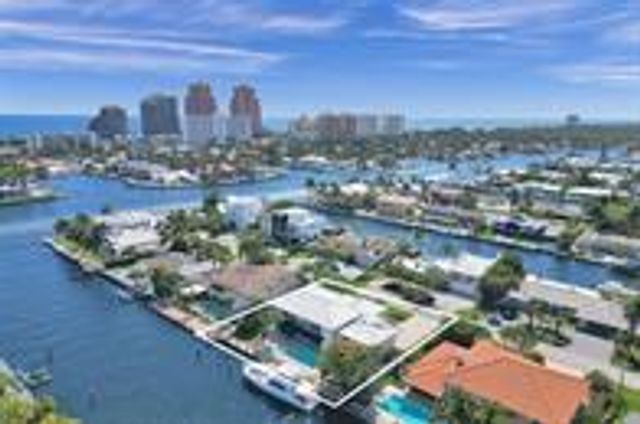 2875 NE 25th Court, Fort Lauderdale, FL 33305