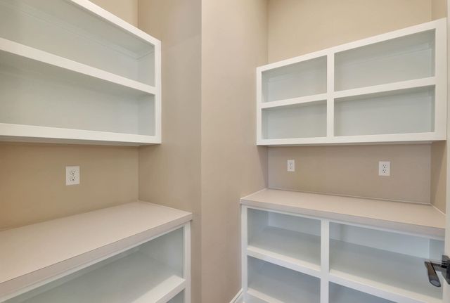 12093 E Pepperwood St, Wichita, KS 67226