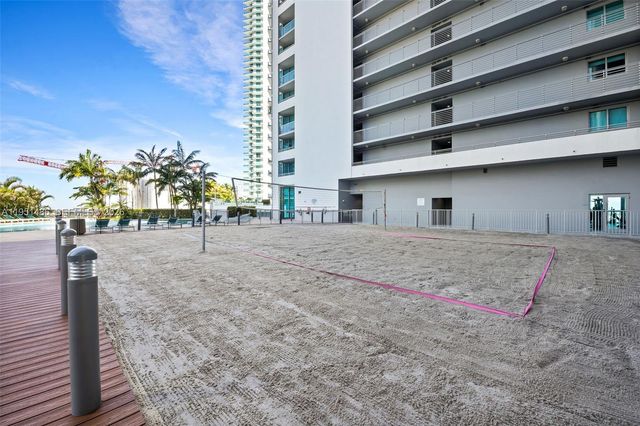 888 Biscayne Blvd 2802, Miami, FL 33132