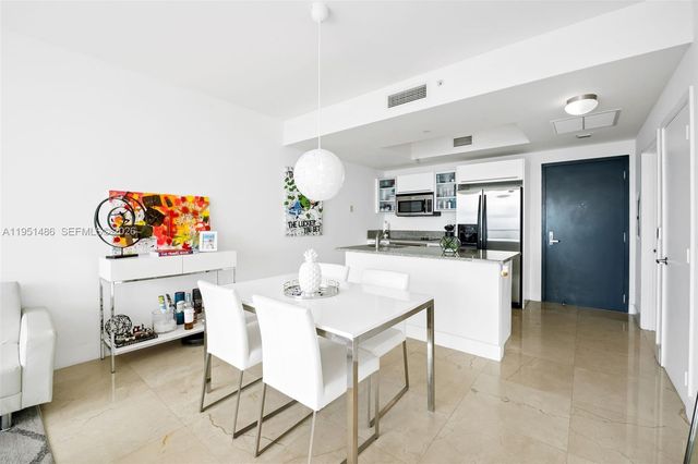 888 Biscayne Blvd 2802, Miami, FL 33132