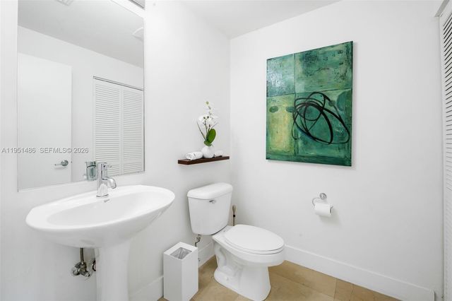 888 Biscayne Blvd 2802, Miami, FL 33132