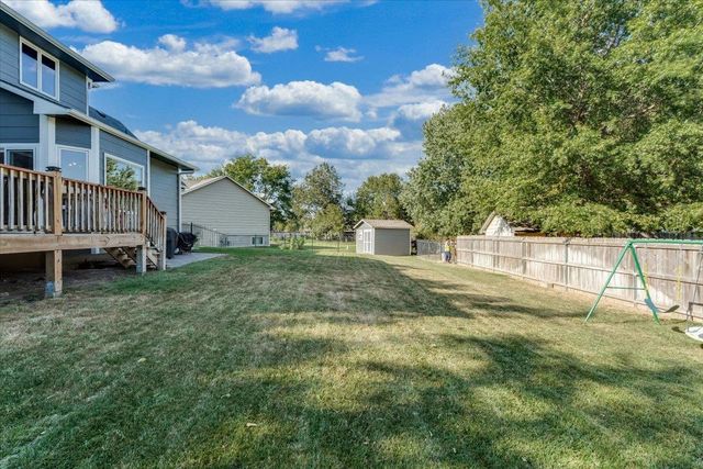 10610 W Meribeau Ct, Wichita, KS 67212