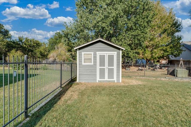 10610 W Meribeau Ct, Wichita, KS 67212