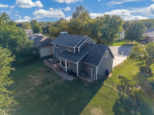 10610 W Meribeau Ct, Wichita, KS 67212