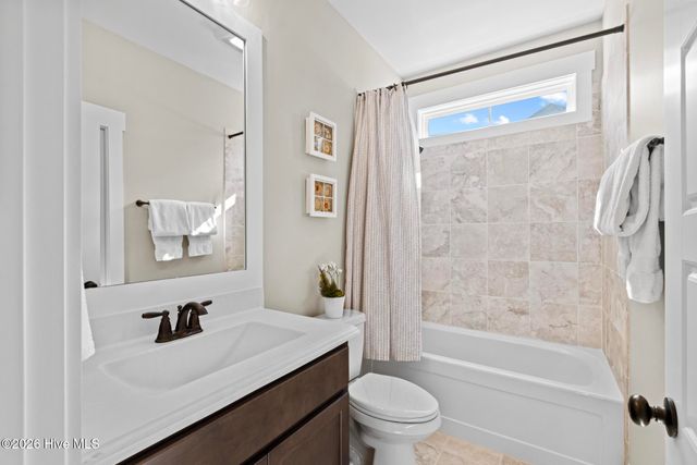 5301 Barcroft Lake Drive, Leland, NC 28451