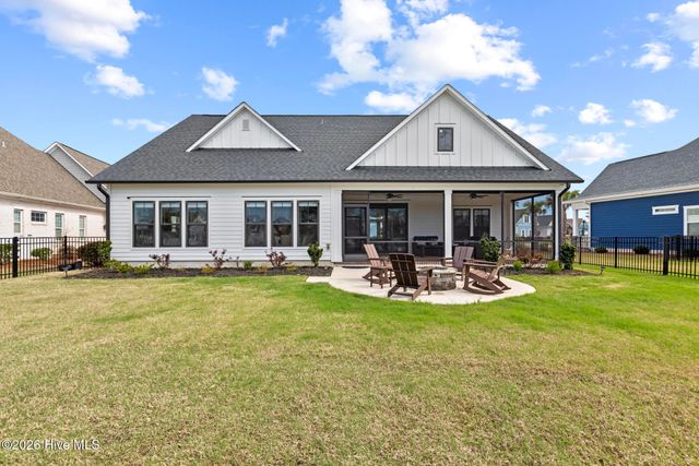 5301 Barcroft Lake Drive, Leland, NC 28451