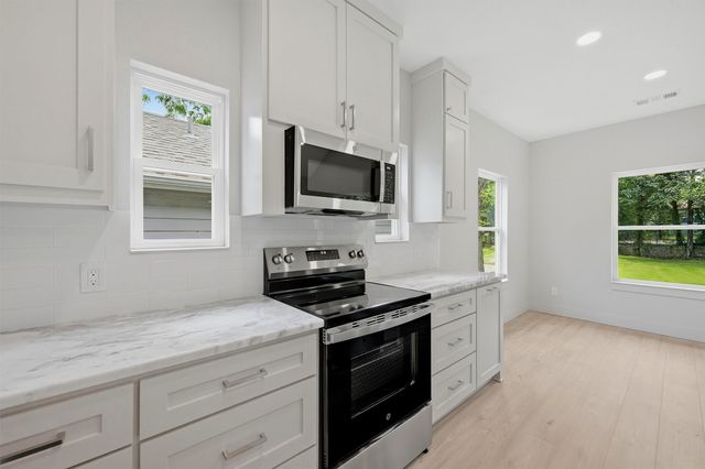 110 W Hull Street, Denison, TX 75021