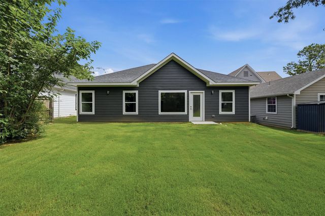 110 W Hull Street, Denison, TX 75021