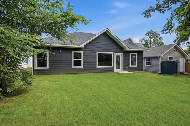 110 W Hull Street, Denison, TX 75021