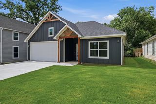 110 W Hull Street, Denison, TX 75021