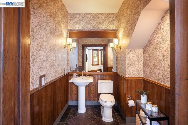 2420 9th Ave, Oakland, CA 94606