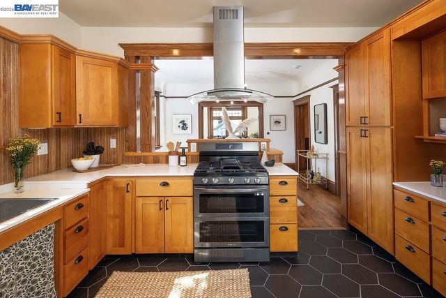 2420 9th Ave, Oakland, CA 94606