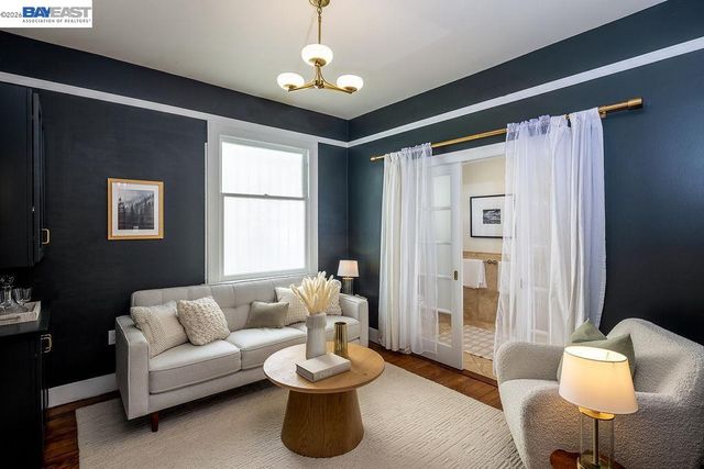 2420 9th Ave, Oakland, CA 94606