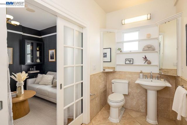 2420 9th Ave, Oakland, CA 94606