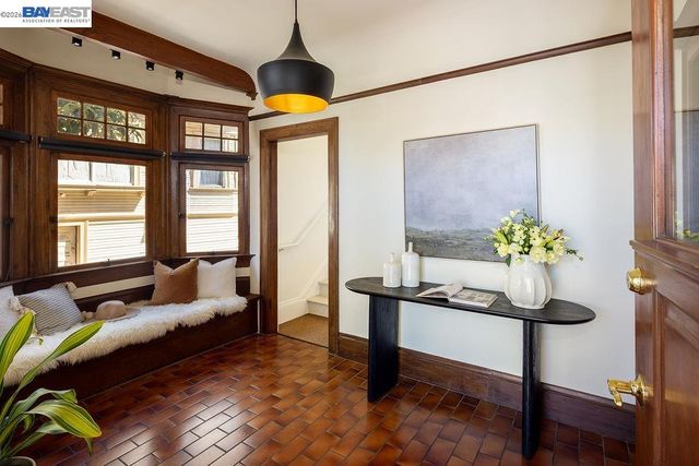 2420 9th Ave, Oakland, CA 94606