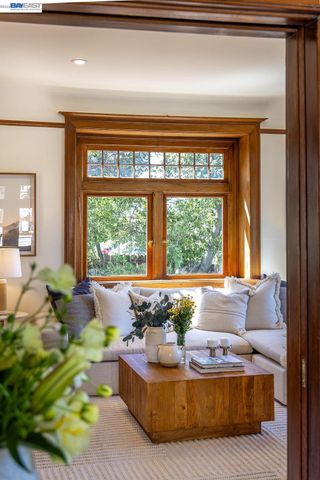 2420 9th Ave, Oakland, CA 94606