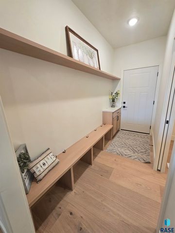 8412 E Spearfish Ct Court, Sioux Falls, SD 57110