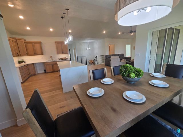 8412 E Spearfish Ct Court, Sioux Falls, SD 57110