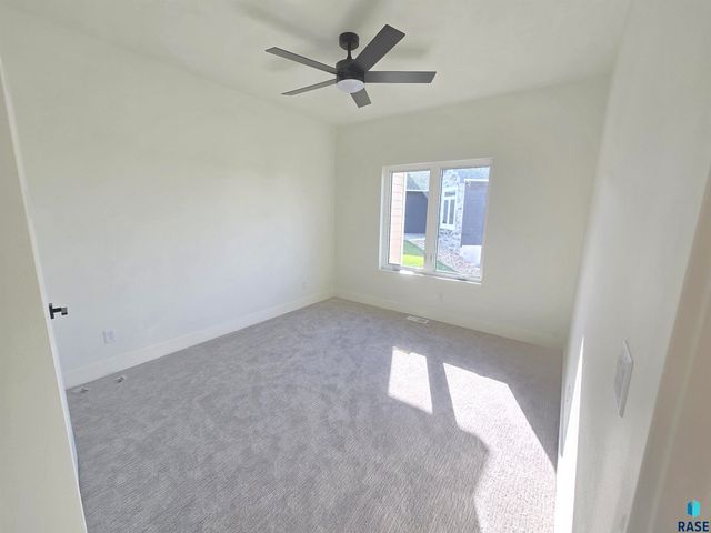 8412 E Spearfish Ct Court, Sioux Falls, SD 57110