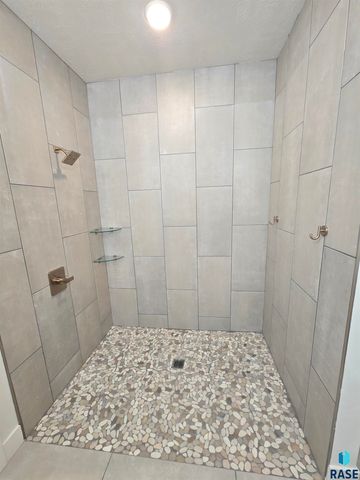 8412 E Spearfish Ct Court, Sioux Falls, SD 57110