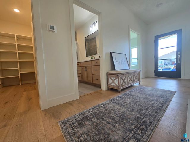 8412 E Spearfish Ct Court, Sioux Falls, SD 57110