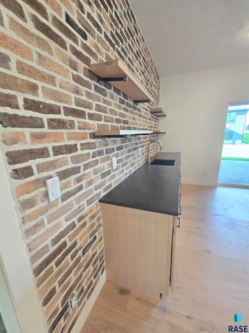 8412 E Spearfish Ct Court, Sioux Falls, SD 57110