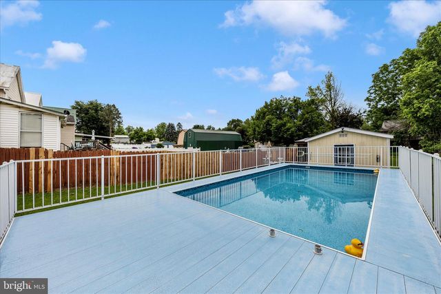 455-457 W 5TH STREET, Waynesboro, PA 17268