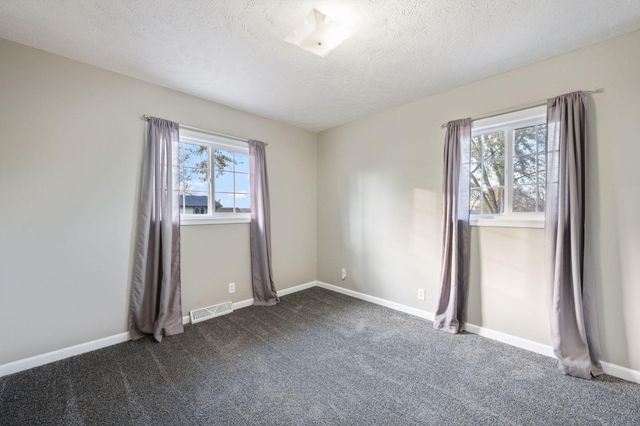 309 WILDWOOD RD Road, Council Bluffs, IA 51503