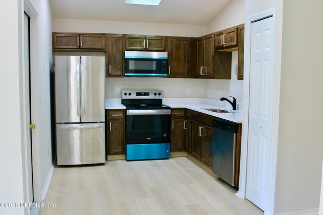 10178 GENI HILL Circle N, Jacksonville, FL 32225