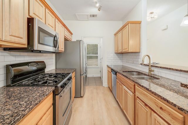 4803 Pecan Springs RD B, Austin, TX 78723