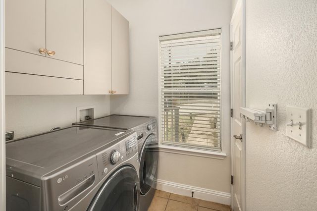 4803 Pecan Springs RD B, Austin, TX 78723