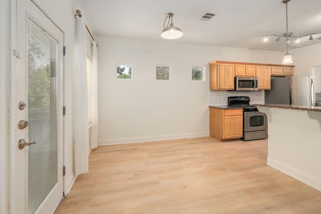 4803 Pecan Springs RD B, Austin, TX 78723